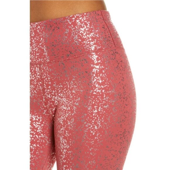 💕SWEATY BETTY💕 Goddess 7/8 Workout Leggings ~ Red Terrazzo Foil Print L NWT - Picture 5 of 16